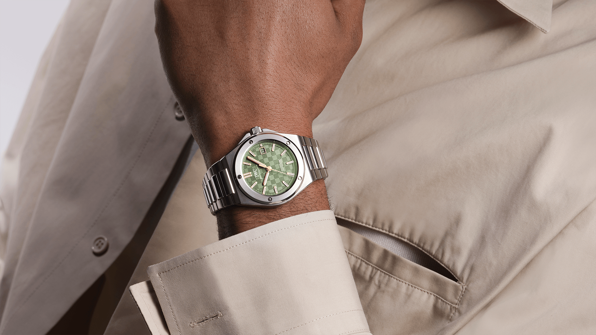 FY26_IW328908_Ingenieur_Wristshot_9x16_1