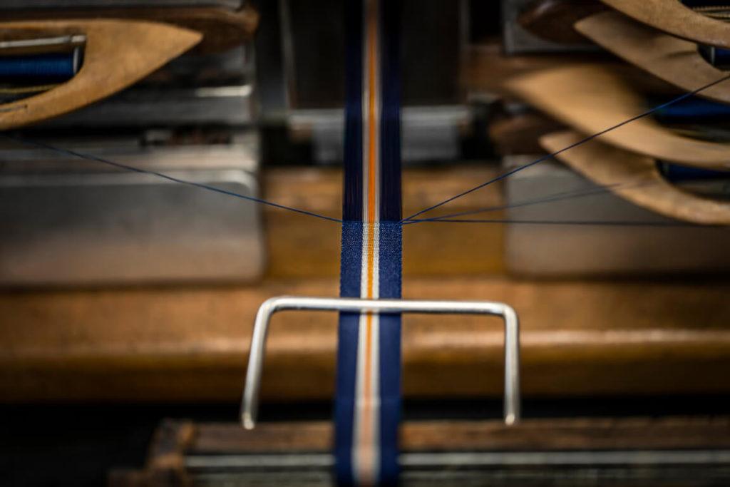 KOMP_tudor_fabric_straps_weaving_the_heritage_chrono_blue_strap_on_antique_jacqu