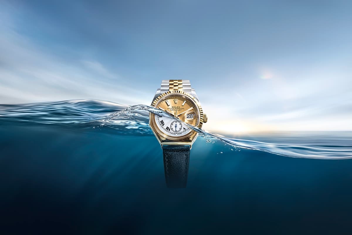 discover-rolex-oyster-story-m126233-0015_first_oyster_octagonal_1926_2604_0001-landscape