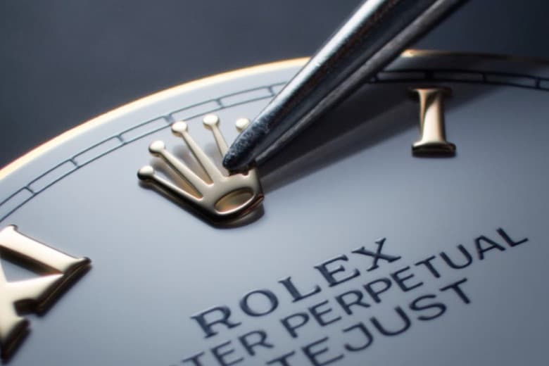 discover-rolex-watchmaking-dial-b460356_rolex_mp_olv_watchmaking_manifesto_d_9x16_en-gb_75_25p_pp002-portrait