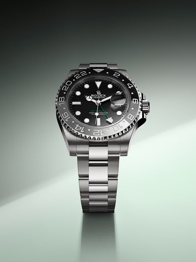 rolex-new-watches-2024-gmt-master-II-m126710GRNR-0003_2312jva_001_RVB-portrait