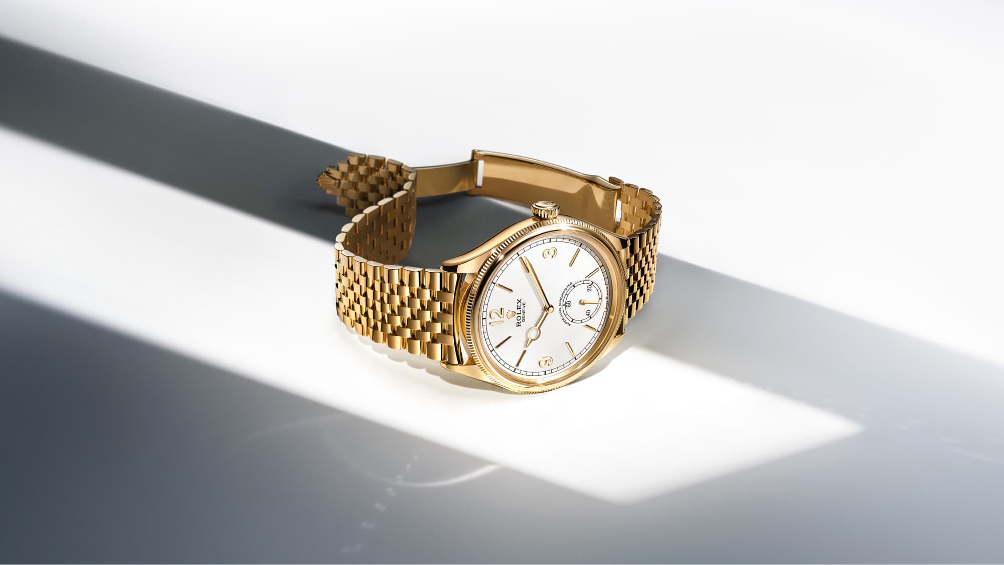 rolex-oyster-perpetual-universal-classic-style-m52508-0008-landscape