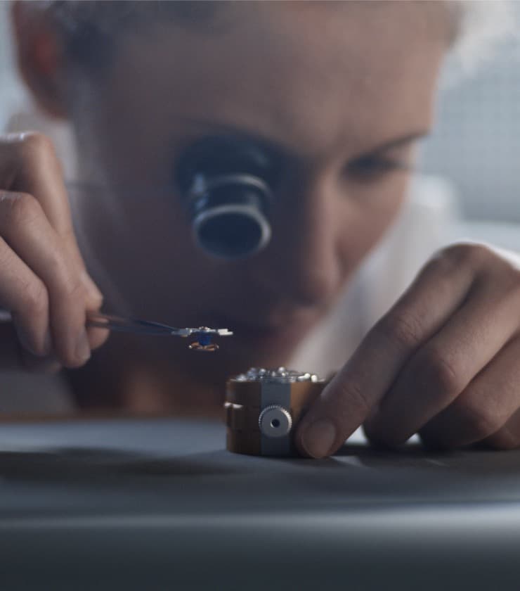 rolex-watchmaking-wmmvmt_2212jb_0003_r-portrait