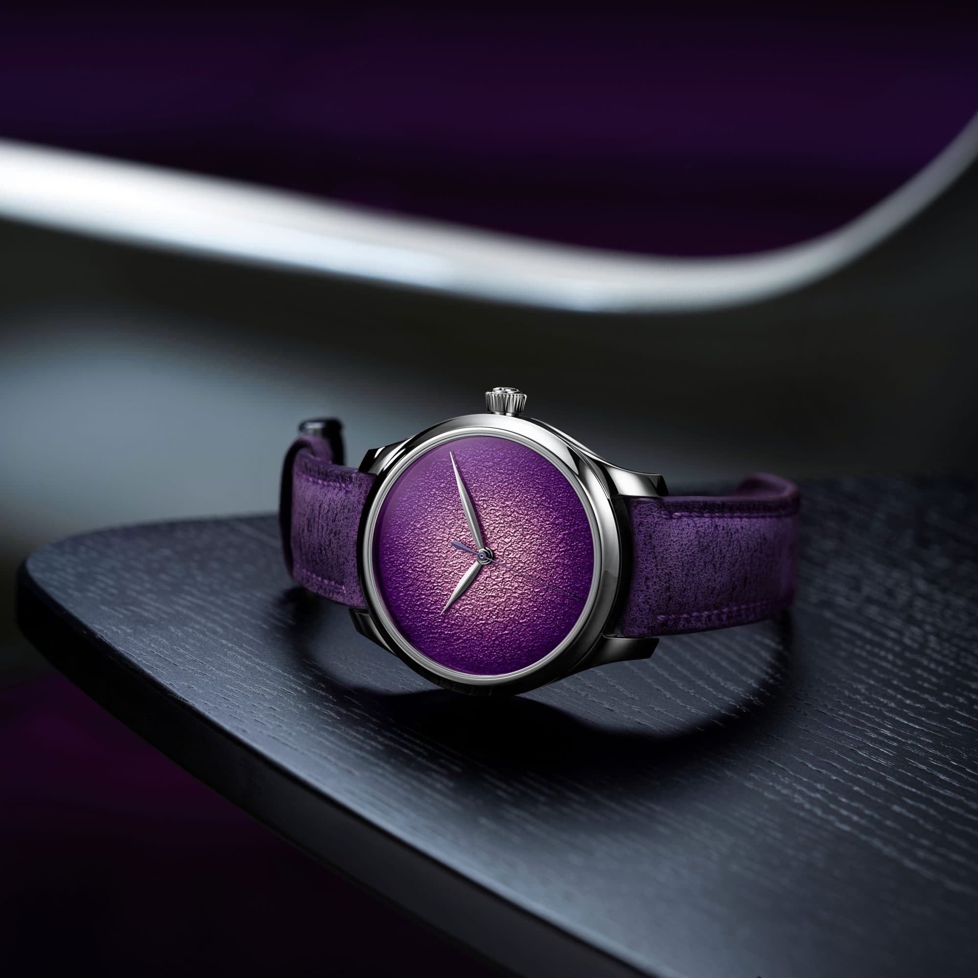 HMoser_1201-1200_Endeavour_CentreSeconds_ST_Purple_Enamel__Lifestyle