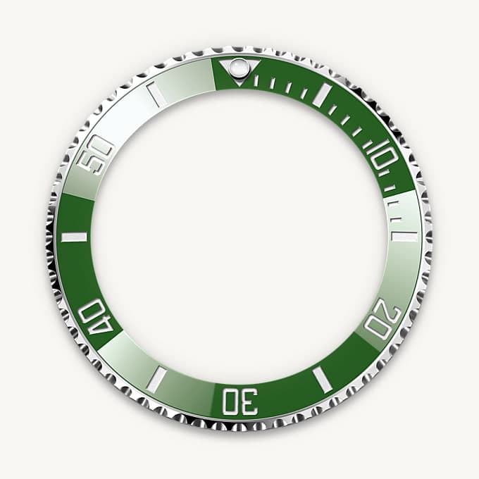 Feature1_Asset portrait M126610LV-0002